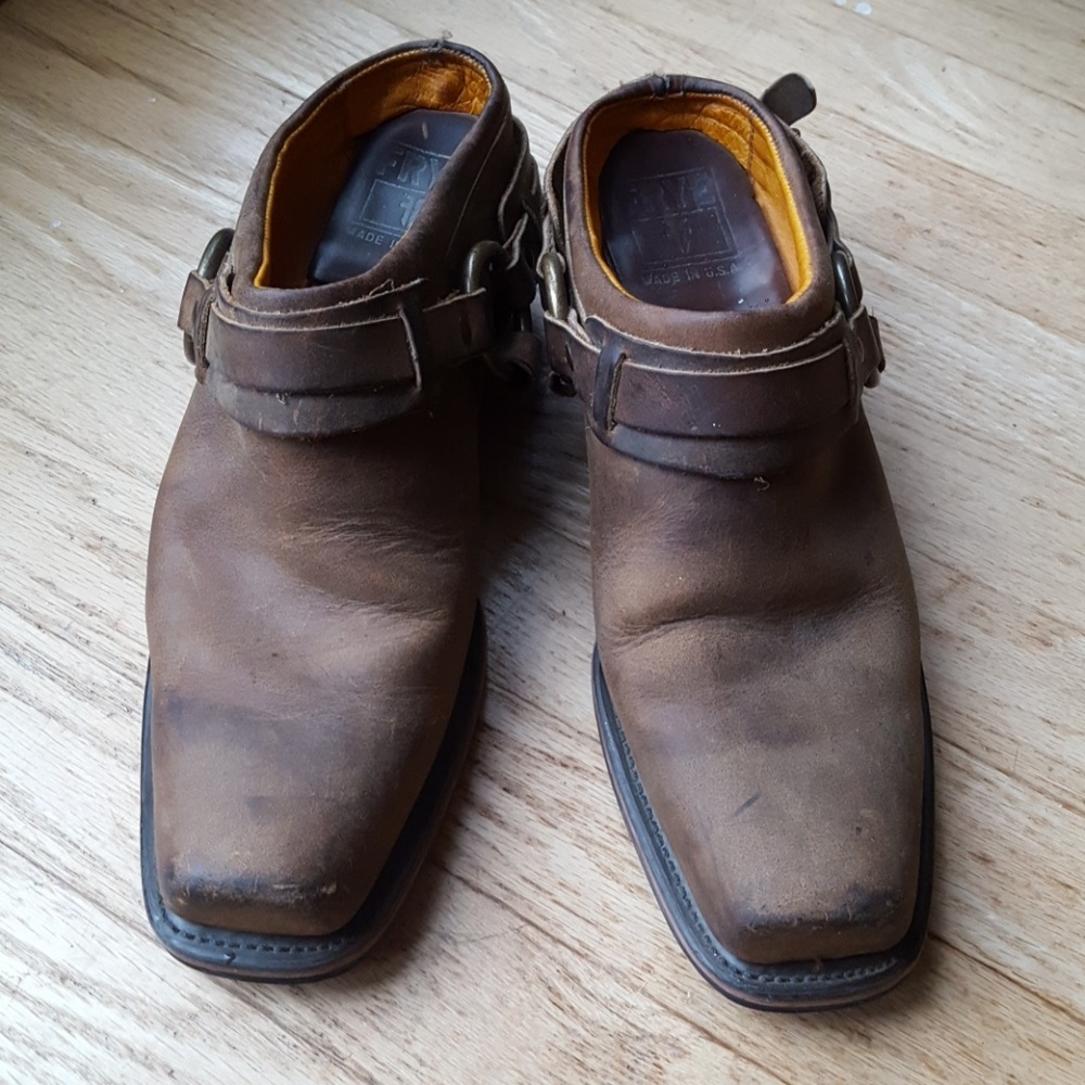 Women's size 10 Frye slip ons